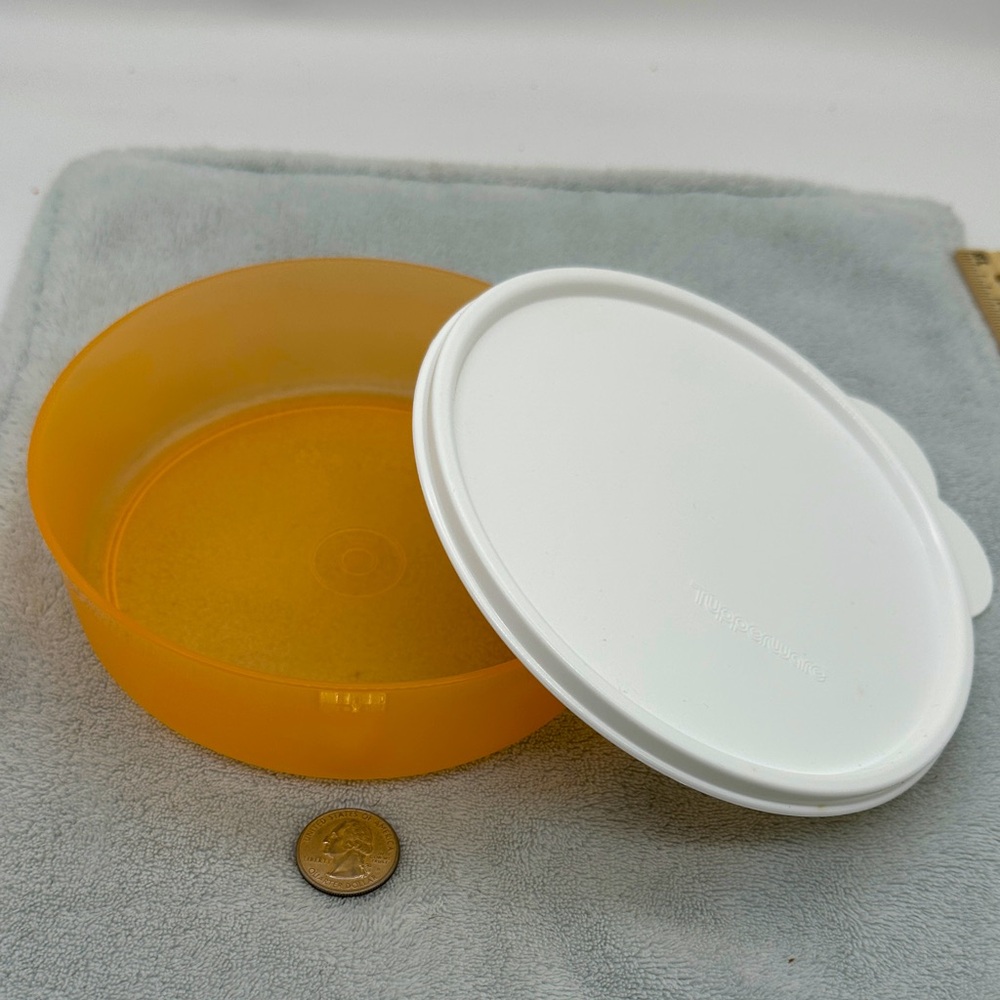 Vintage Tupperware Wonderlier Bowl Holds 2.5 cups Color Orange w/White Lid
